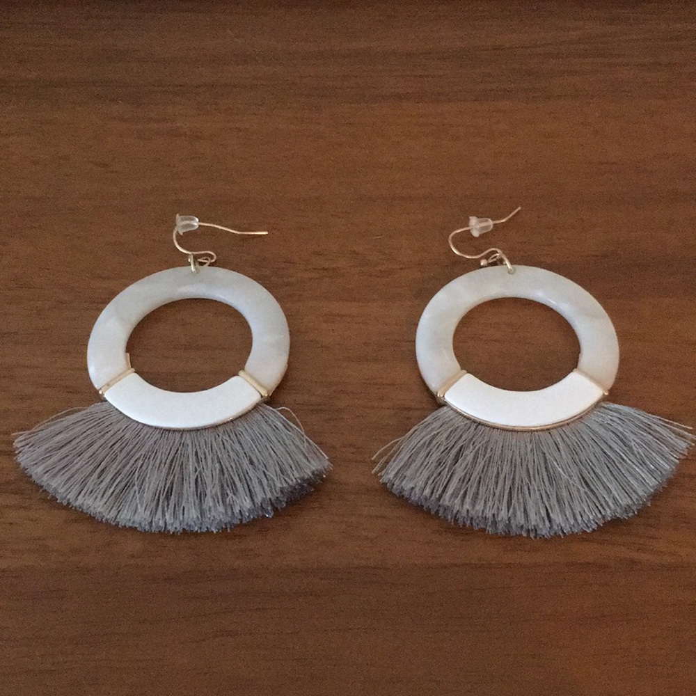 Funky earrings with fringe